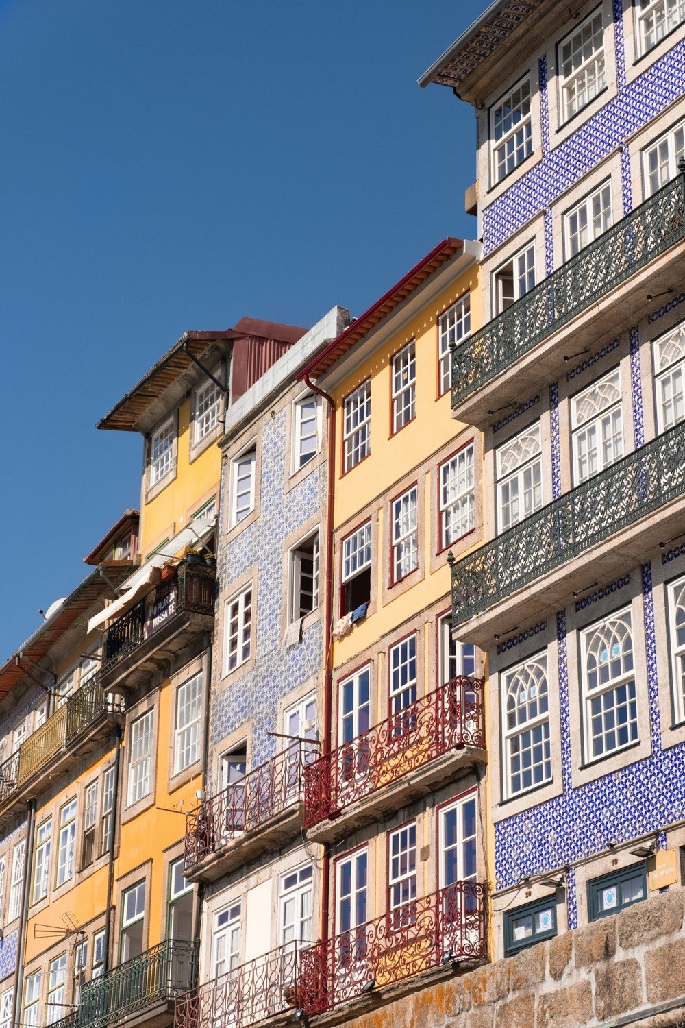 Fachadas de azulejo no Porto